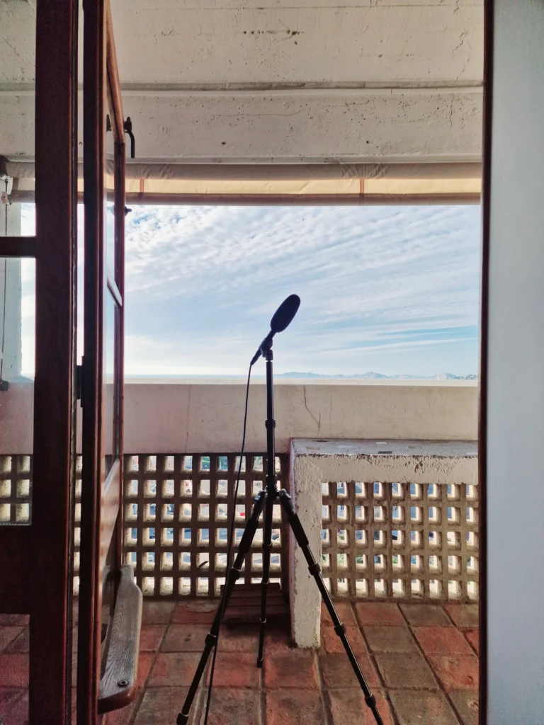 Le monde au seuil de l'abolition du jugement et de l'auto-institution dans l'être de Friki Papoua